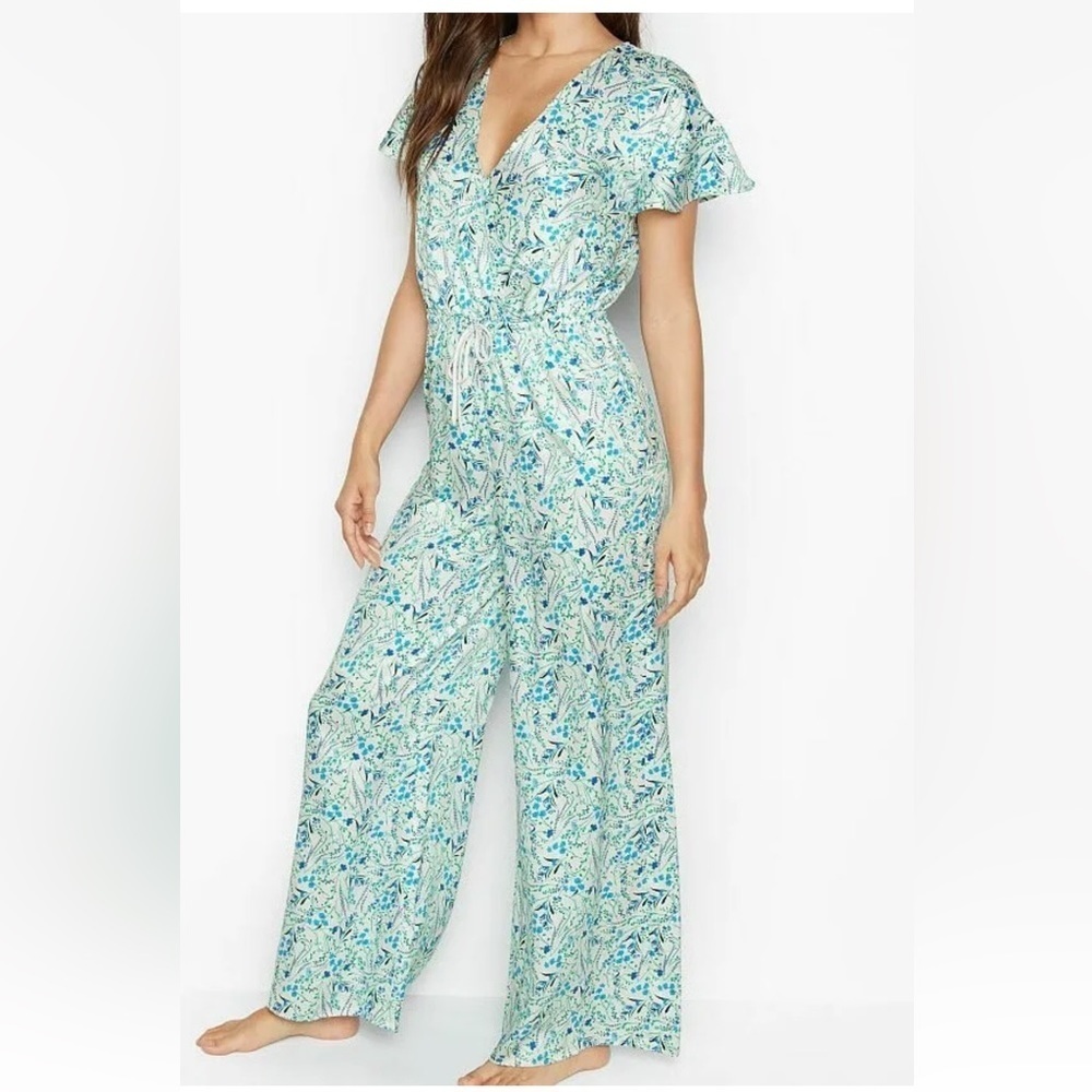 VICTORIA’S SECRET Silky Floral JUMPSUIT